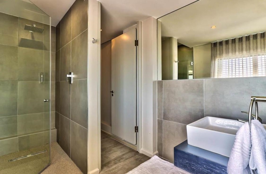4 Bedroom Property for Sale in Bloubergstrand Western Cape